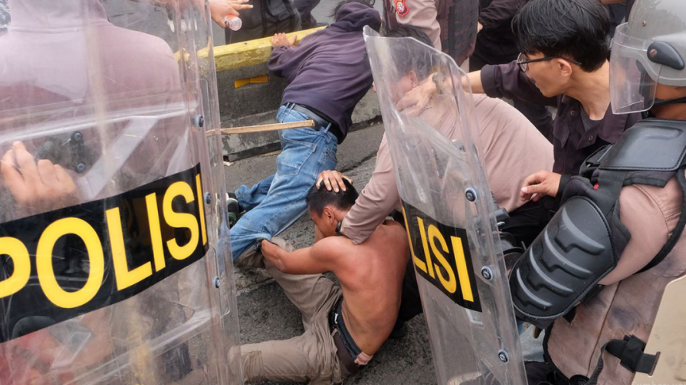 Darurat Kekerasan Negara: Menuntut Tanggung Jawab Presiden, DPR, dan Kapolri!